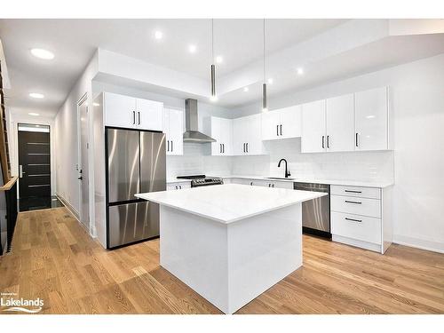 23 Waterview Lane, Thornbury, ON - Indoor Photo Showing Kitchen With Upgraded Kitchen