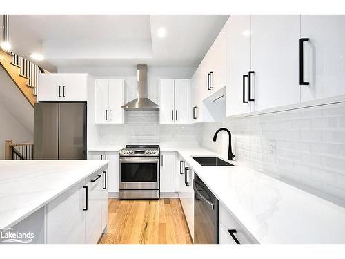 23 Waterview Lane, Thornbury, ON - Indoor Photo Showing Kitchen With Upgraded Kitchen