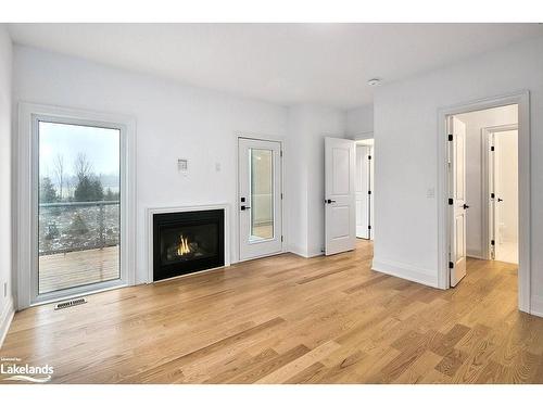 23 Waterview Lane, Thornbury, ON - Indoor Photo Showing Living Room With Fireplace