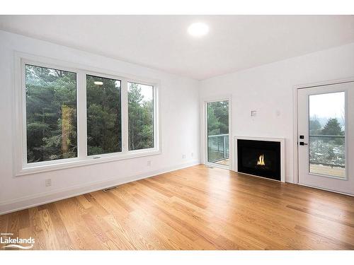 23 Waterview Lane, Thornbury, ON - Indoor Photo Showing Living Room With Fireplace