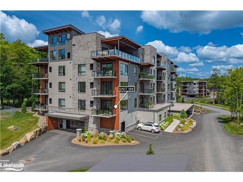 109-18 Campus Trail, Huntsville, ON - Outdoor With Balcony With Facade