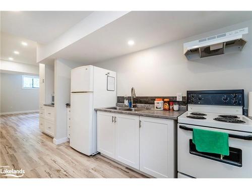 348 Fuller Avenue, Midland, ON - Indoor Photo Showing Kitchen With Double Sink