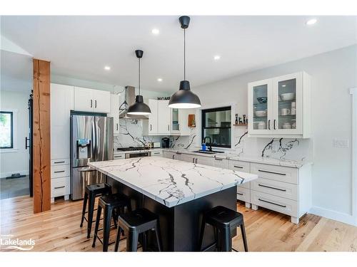 348 Fuller Avenue, Midland, ON - Indoor Photo Showing Kitchen With Upgraded Kitchen