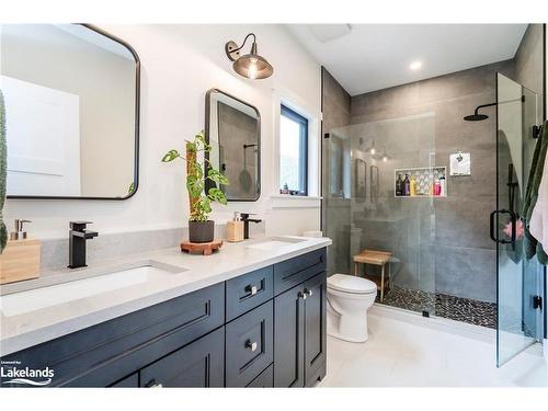 348 Fuller Avenue, Midland, ON - Indoor Photo Showing Bathroom