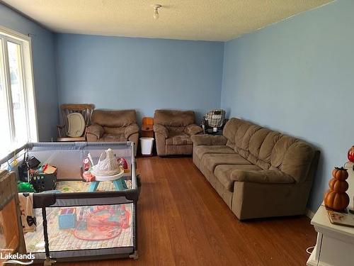 11 Kilpper Drive, South River, ON - Indoor Photo Showing Living Room