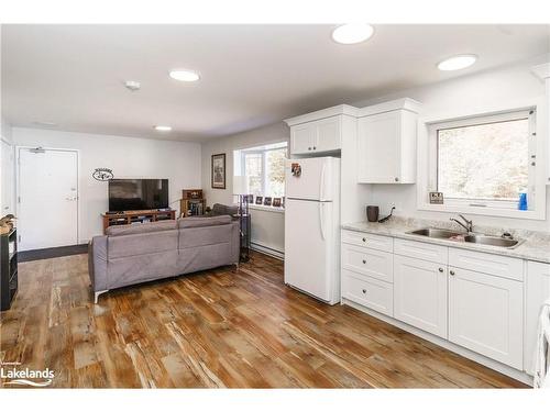 1070 592 Highway N, Emsdale, ON - Indoor Photo Showing Kitchen With Double Sink