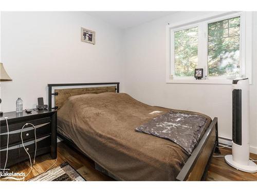 1070 592 Highway N, Emsdale, ON - Indoor Photo Showing Bedroom