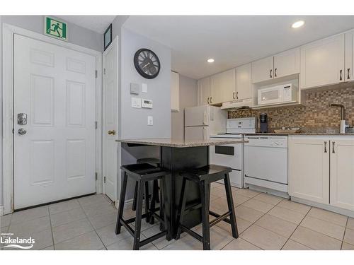 406-796468 Grey Road 19, The Blue Mountains, ON - Indoor Photo Showing Kitchen