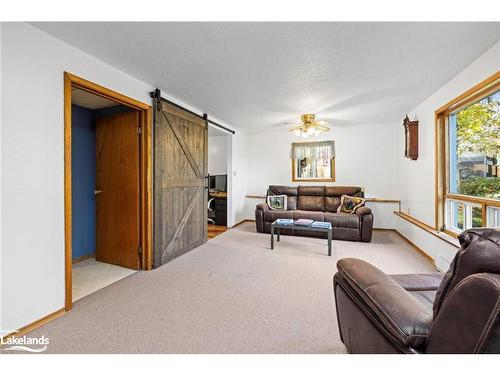 411 Highway 559 Highway, Nobel, ON - Indoor Photo Showing Living Room