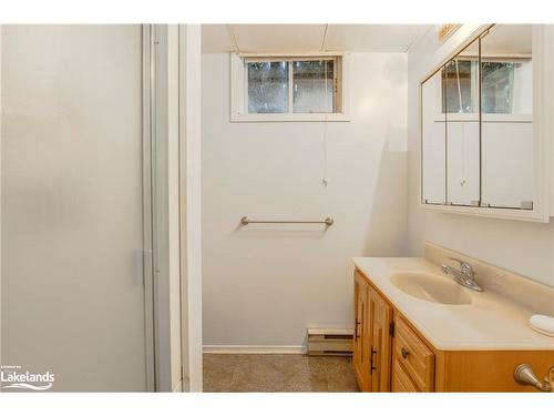 61 Beaufort Crescent, Tiny, ON - Indoor Photo Showing Bathroom