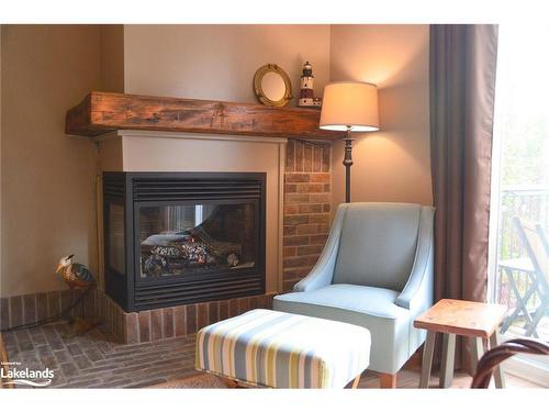 833 Suncrest Circle, Collingwood, ON - Indoor Photo Showing Living Room With Fireplace