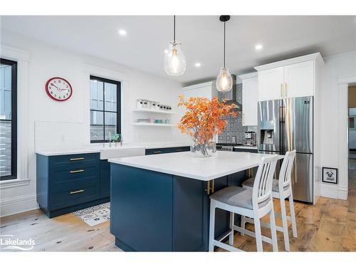 305 Maple Street, Collingwood, ON - Indoor Photo Showing Kitchen With Upgraded Kitchen