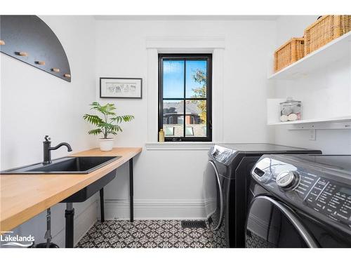 305 Maple Street, Collingwood, ON - Indoor Photo Showing Laundry Room