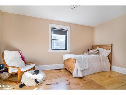 305 Maple Street, Collingwood, ON - Indoor Photo Showing Bedroom