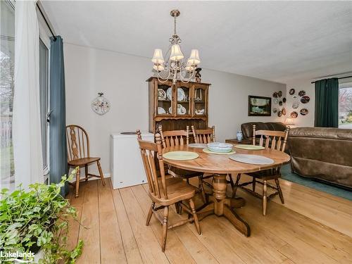 775 Sarah Street N, Gravenhurst, ON - Indoor Photo Showing Dining Room