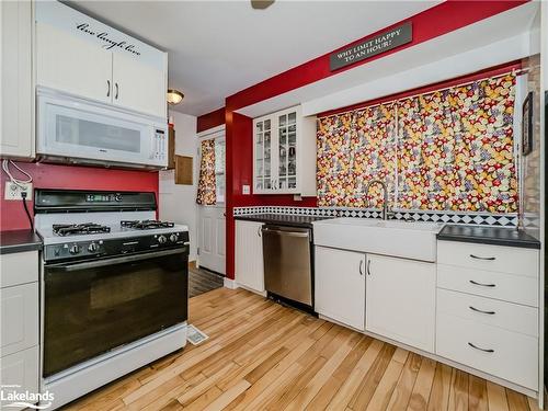 775 Sarah Street N, Gravenhurst, ON - Indoor Photo Showing Kitchen