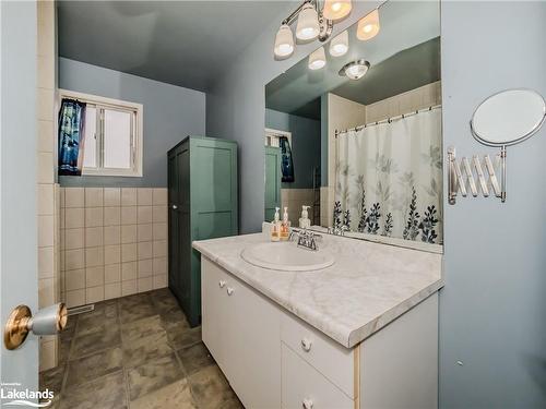 775 Sarah Street N, Gravenhurst, ON - Indoor Photo Showing Bathroom