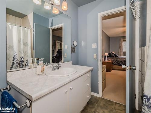 775 Sarah Street N, Gravenhurst, ON - Indoor Photo Showing Bathroom