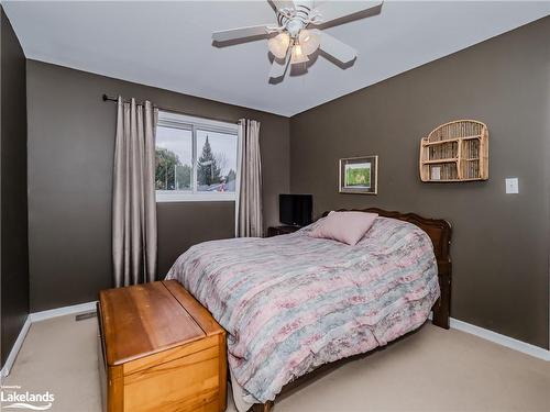 775 Sarah Street N, Gravenhurst, ON - Indoor Photo Showing Bedroom