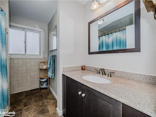 775 Sarah Street N, Gravenhurst, ON - Indoor Photo Showing Bathroom