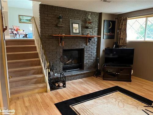 775 Sarah Street N, Gravenhurst, ON - Indoor Photo Showing Living Room With Fireplace