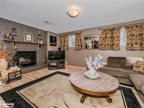 775 Sarah Street N, Gravenhurst, ON - Indoor Photo Showing Living Room With Fireplace