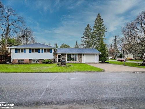 775 Sarah Street N, Gravenhurst, ON - Outdoor With Facade