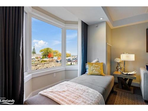 2602/2604-9 Harbour Street E, Collingwood, ON - Indoor Photo Showing Bedroom