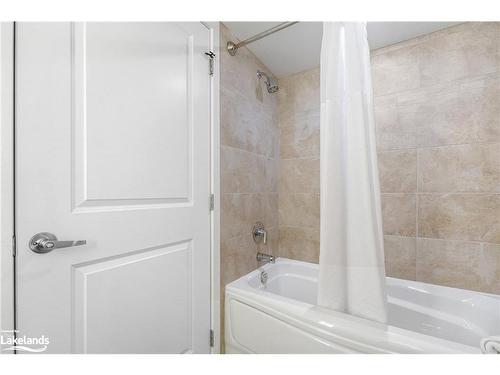 2602/2604-9 Harbour Street E, Collingwood, ON - Indoor Photo Showing Bathroom