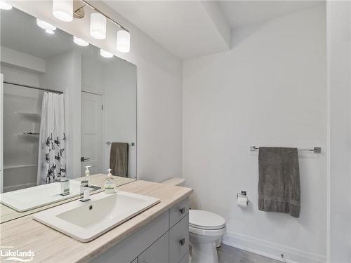 27 Jack Street, Huntsville, ON - Indoor Photo Showing Bathroom