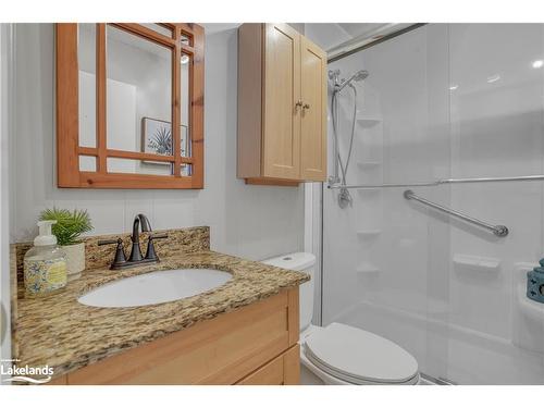 29 Sellens Avenue, Bracebridge, ON - Indoor Photo Showing Bathroom