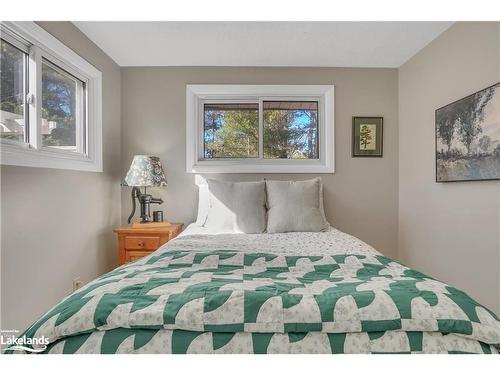 29 Sellens Avenue, Bracebridge, ON - Indoor Photo Showing Bedroom