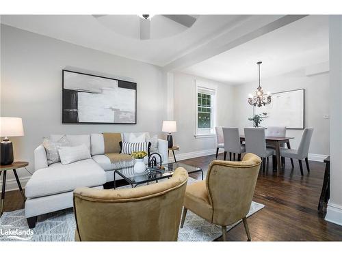 114 Cedar Street, Collingwood, ON - Indoor Photo Showing Living Room