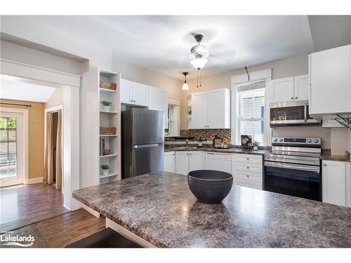 114 Cedar Street, Collingwood, ON - Indoor Photo Showing Kitchen