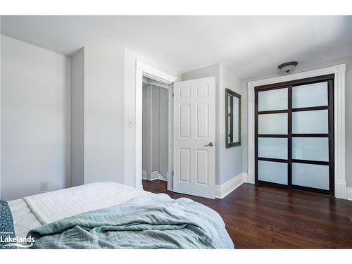 114 Cedar Street, Collingwood, ON - Indoor Photo Showing Bedroom