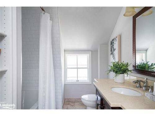 114 Cedar Street, Collingwood, ON - Indoor Photo Showing Bathroom