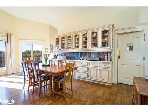 1651 County Road 124, Clearview, ON - Indoor Photo Showing Dining Room