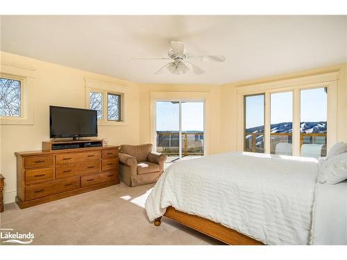 1651 County Road 124, Clearview, ON - Indoor Photo Showing Bedroom