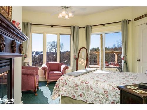 1651 County Road 124, Clearview, ON - Indoor Photo Showing Bedroom