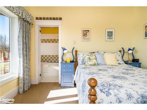 1651 County Road 124, Clearview, ON - Indoor Photo Showing Bedroom