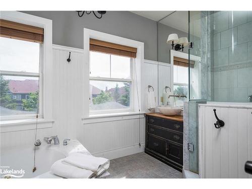 129 Snowbridge Way, The Blue Mountains, ON - Indoor Photo Showing Bathroom