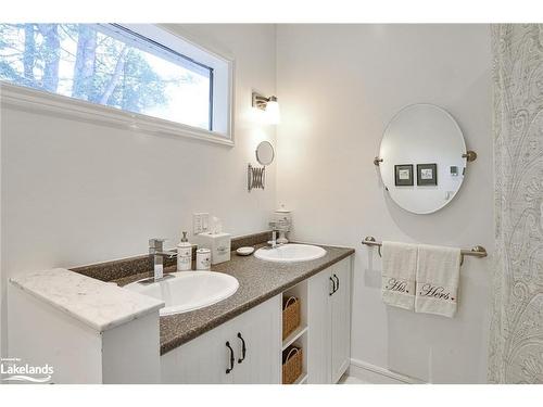 63 Spencer Street, Bracebridge, ON - Indoor Photo Showing Bathroom