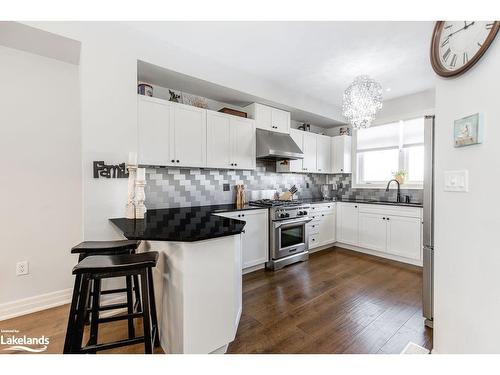 42 Joseph Trail, Collingwood, ON - Indoor Photo Showing Kitchen With Upgraded Kitchen