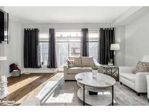 42 Joseph Trail, Collingwood, ON - Indoor Photo Showing Living Room