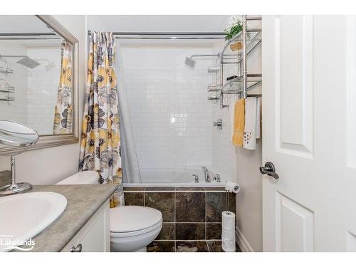 42 Joseph Trail, Collingwood, ON - Indoor Photo Showing Bathroom