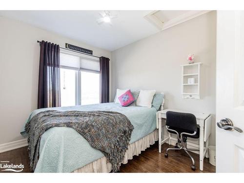 42 Joseph Trail, Collingwood, ON - Indoor Photo Showing Bedroom