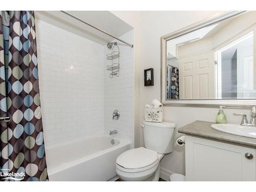 42 Joseph Trail, Collingwood, ON - Indoor Photo Showing Bathroom