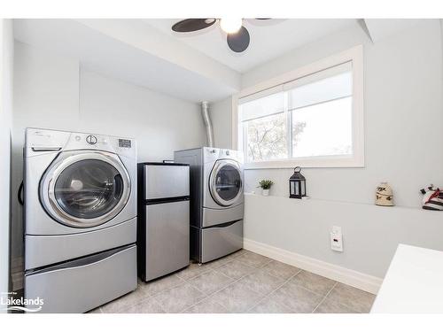 42 Joseph Trail, Collingwood, ON - Indoor Photo Showing Laundry Room