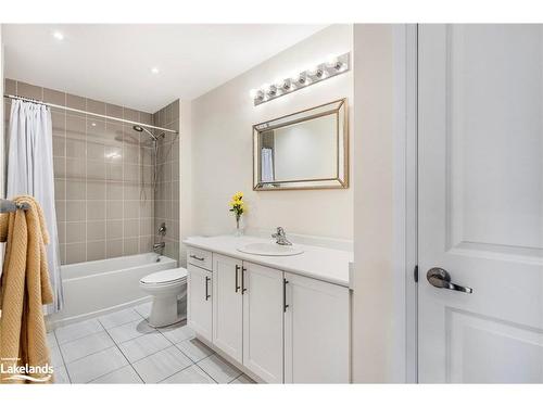 13 Hewson Street, Penetang, ON - Indoor Photo Showing Bathroom