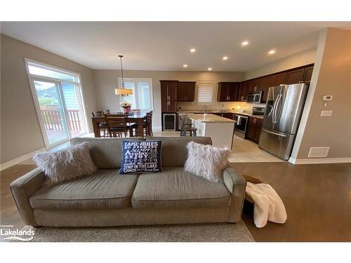 15 Marine View Drive, Collingwood, ON - Indoor Photo Showing Living Room